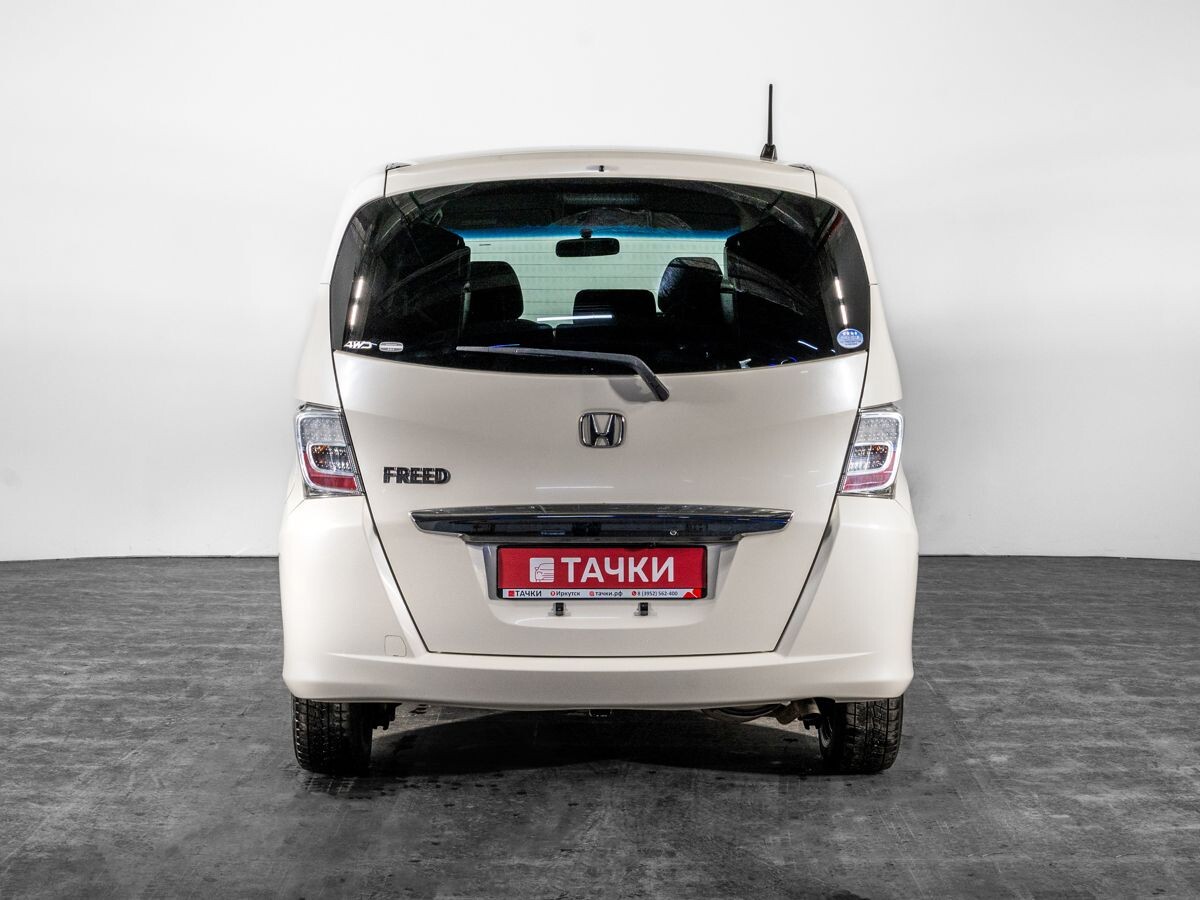 Honda Freed 2012 - фото автомобиля