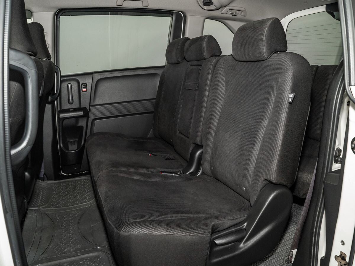 Honda Freed 2012 - фото автомобиля