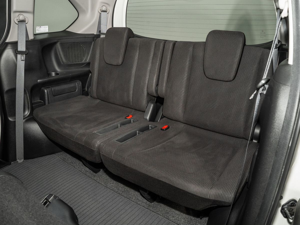 Honda Freed 2012 - фото автомобиля