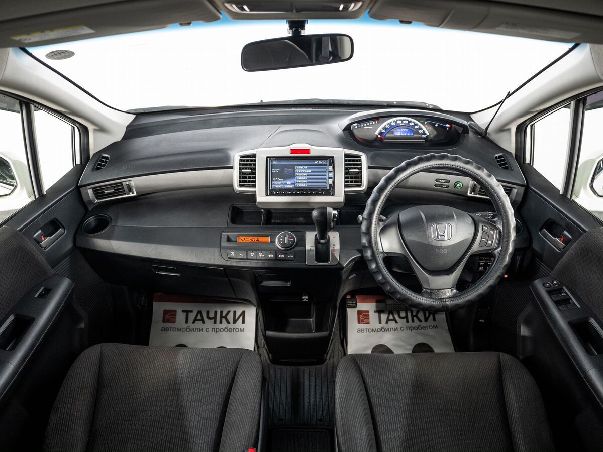 Honda Freed 2012 - фото автомобиля