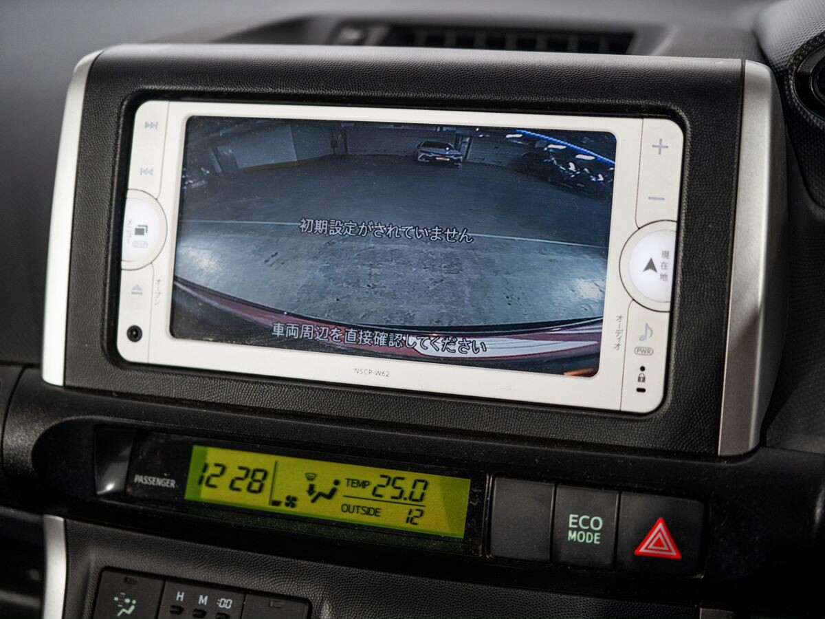 Toyota Wish 2013 - фото автомобиля