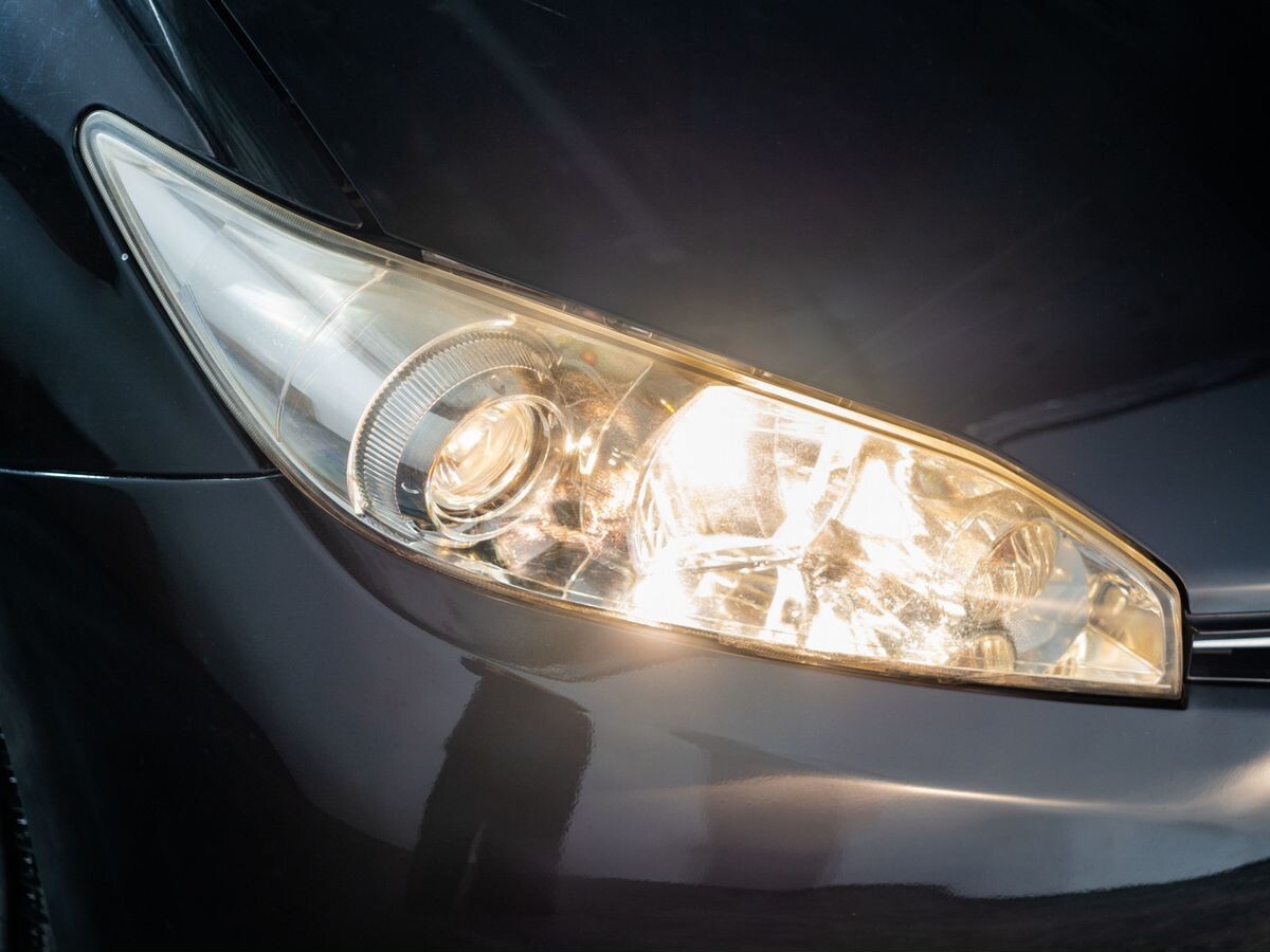 Toyota Wish 2013 - фото автомобиля