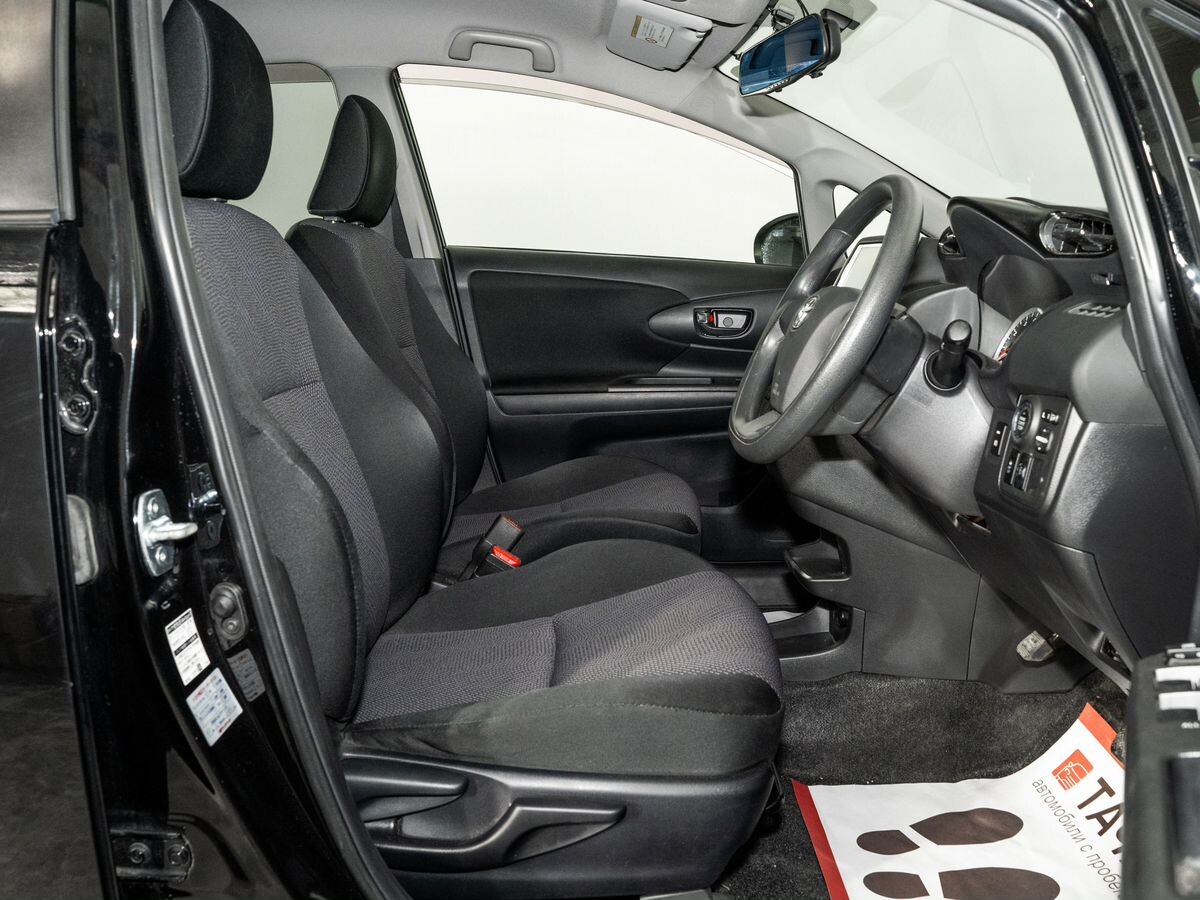 Toyota Wish 2013 - фото автомобиля