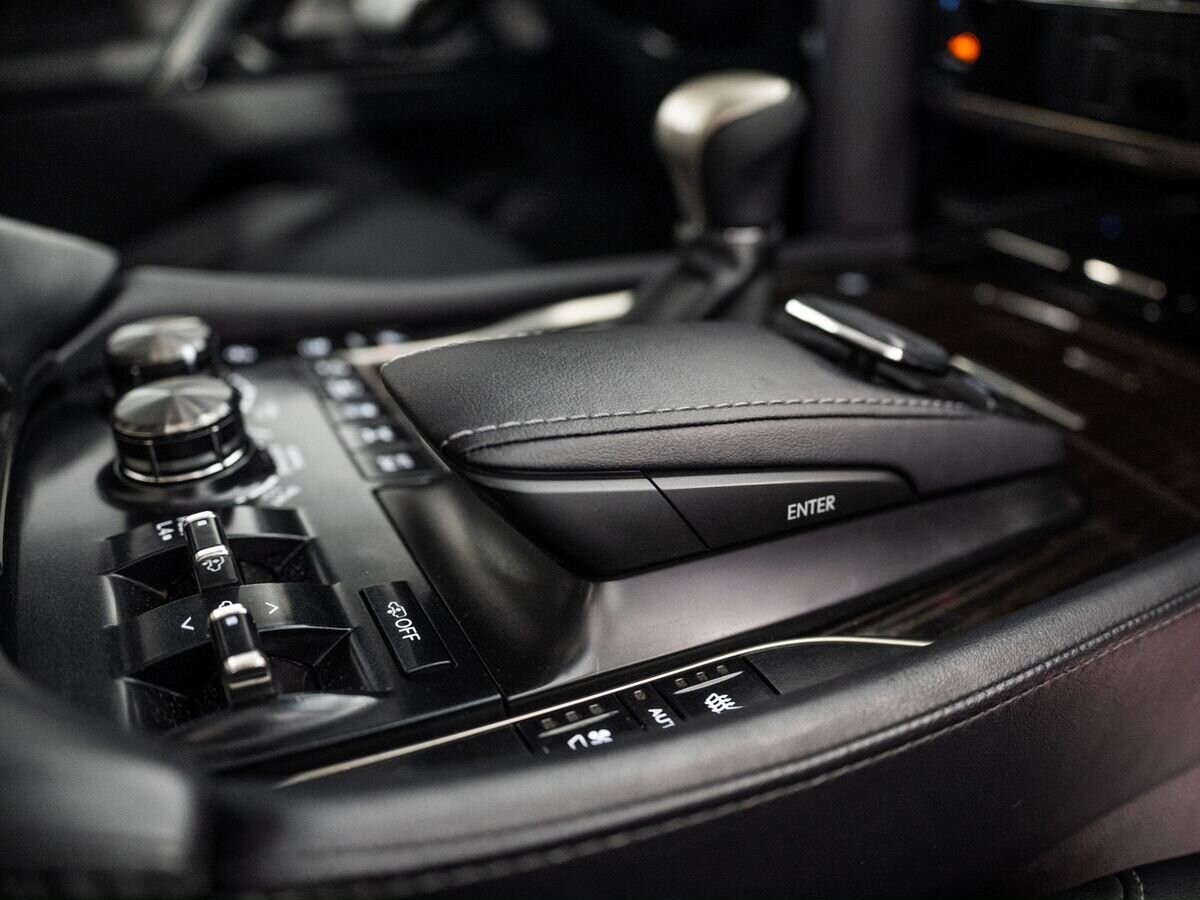 Lexus LX 2016 - фото автомобиля