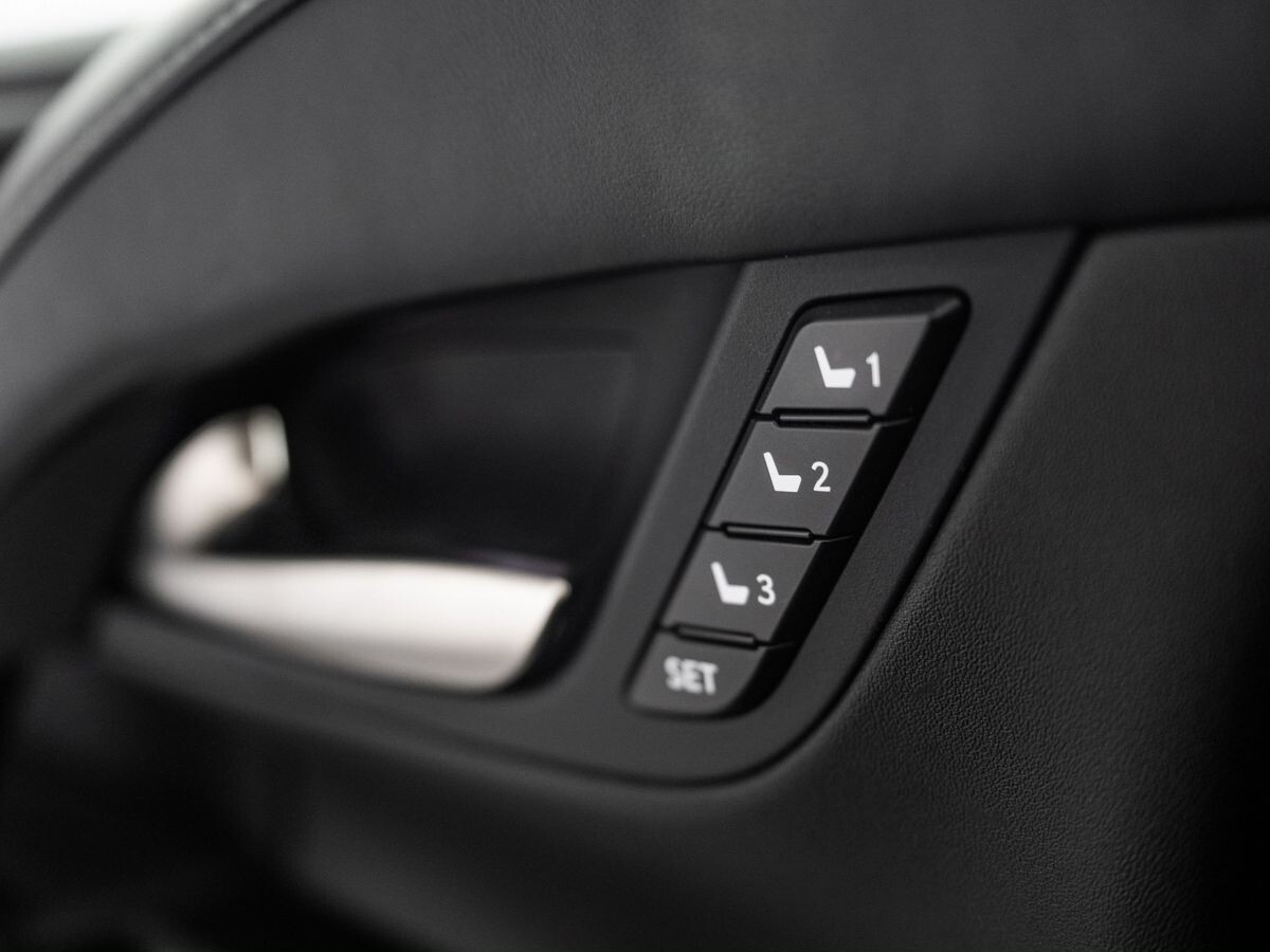 Lexus LX 2016 - фото автомобиля