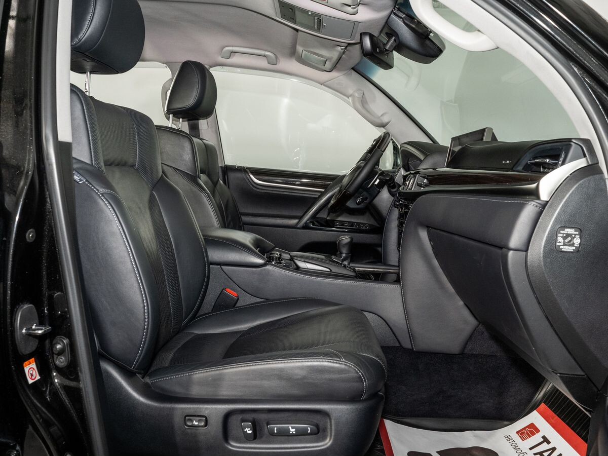 Lexus LX 2016 - фото автомобиля