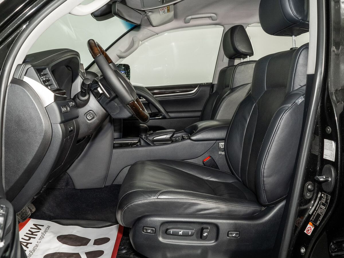 Lexus LX 2016 - фото автомобиля