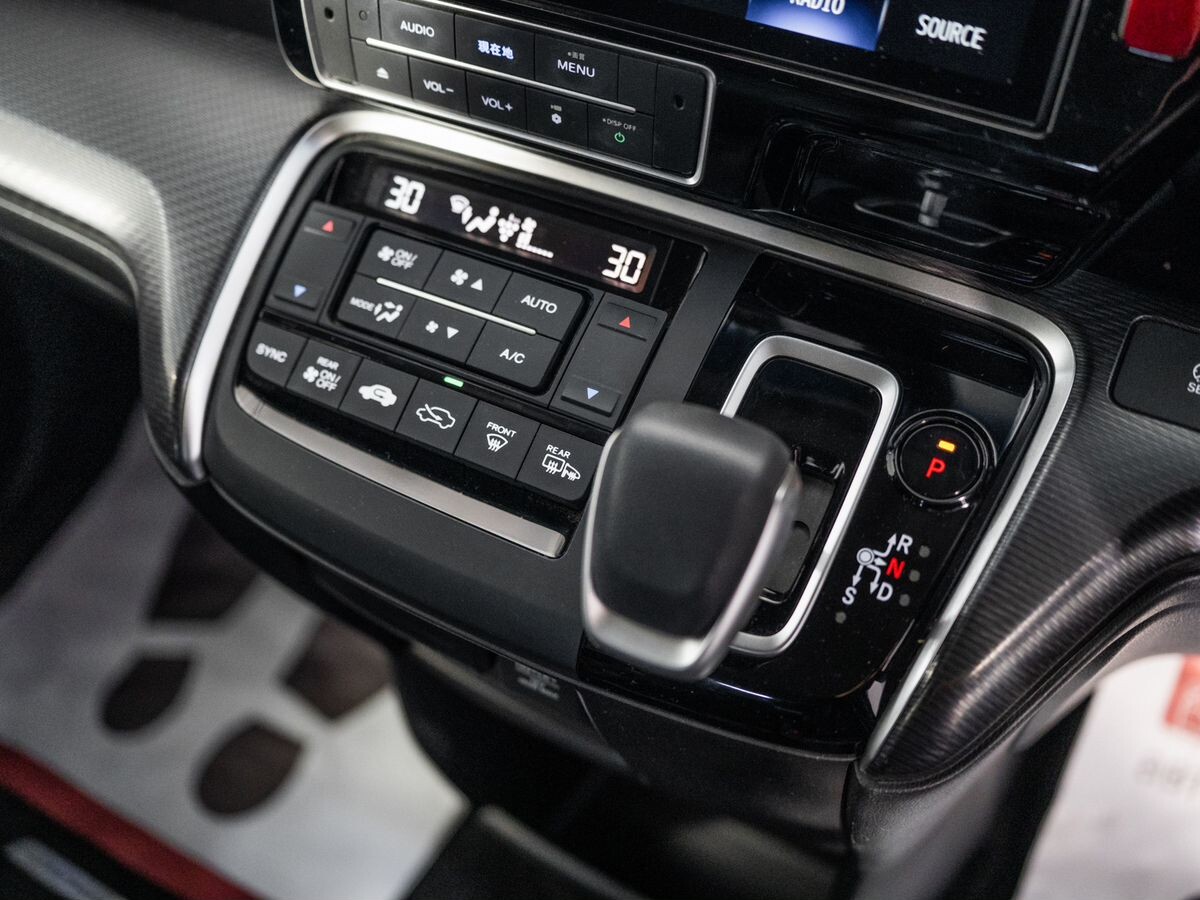 Honda Stepwgn 2018 - фото автомобиля