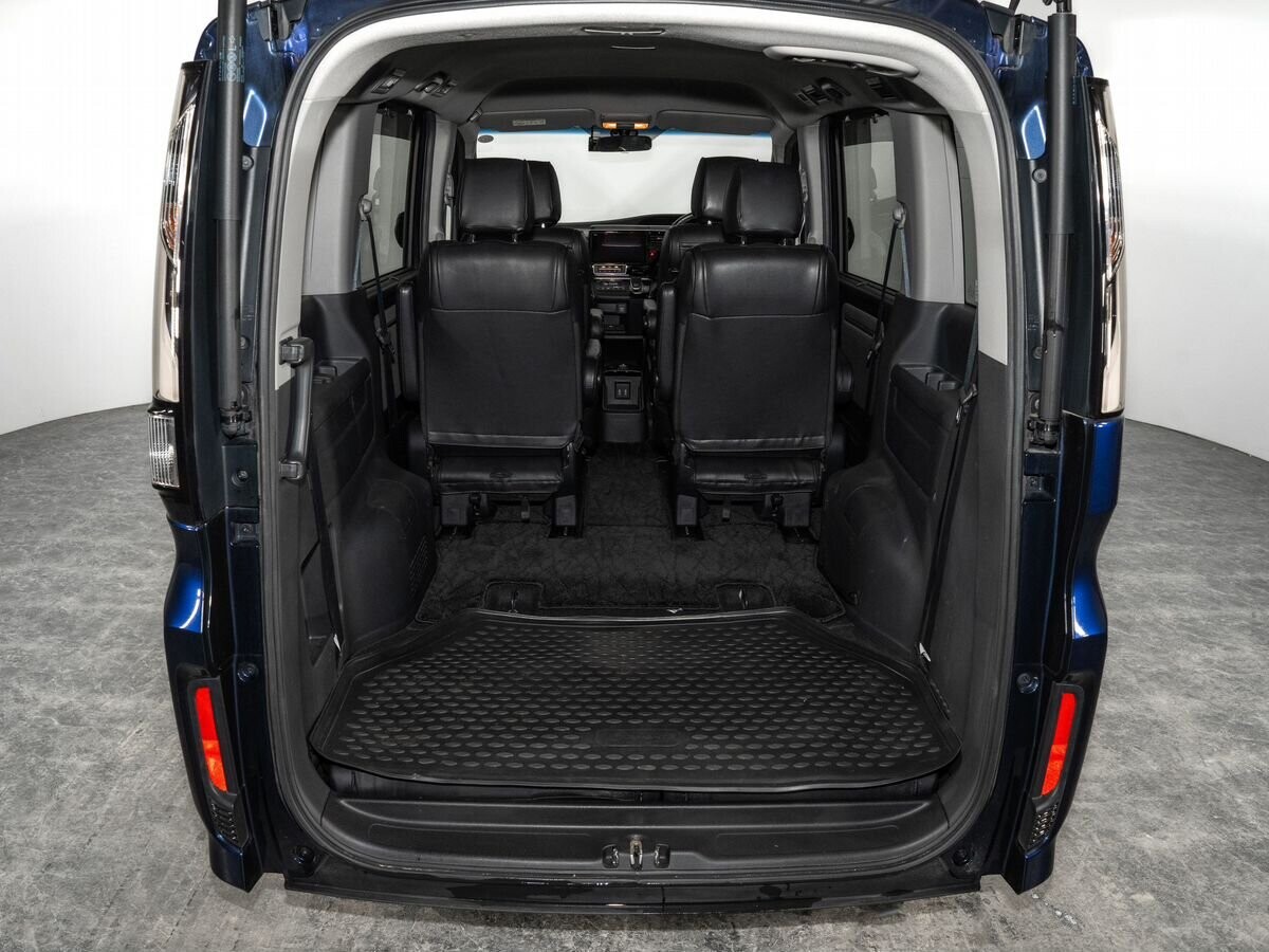 Honda Stepwgn 2018 - фото автомобиля