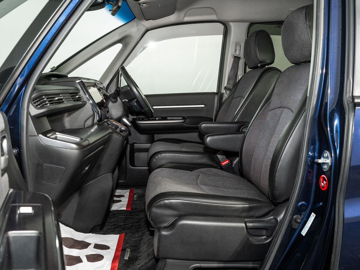 Honda Stepwgn 2018 - фото автомобиля