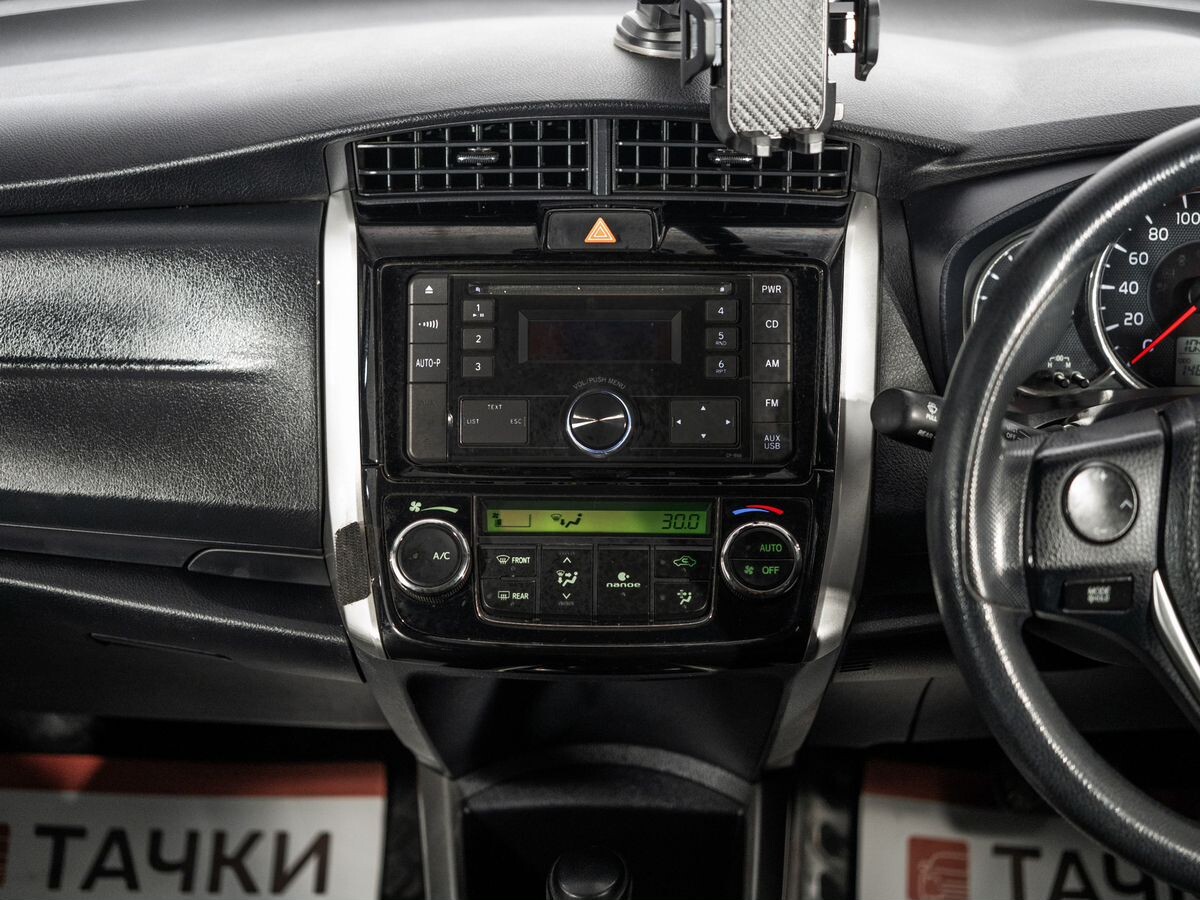 Toyota Corolla 2017 - фото автомобиля