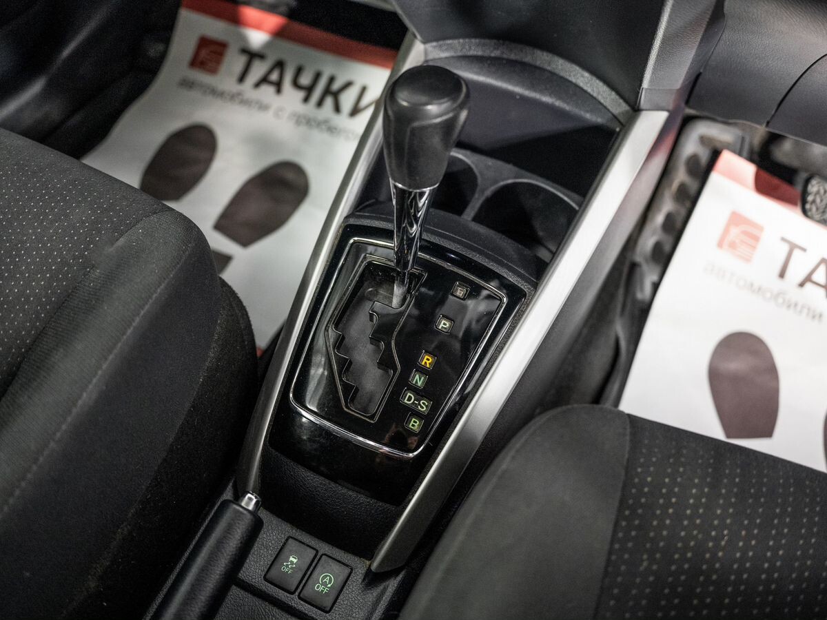 Toyota Corolla 2017 - фото автомобиля