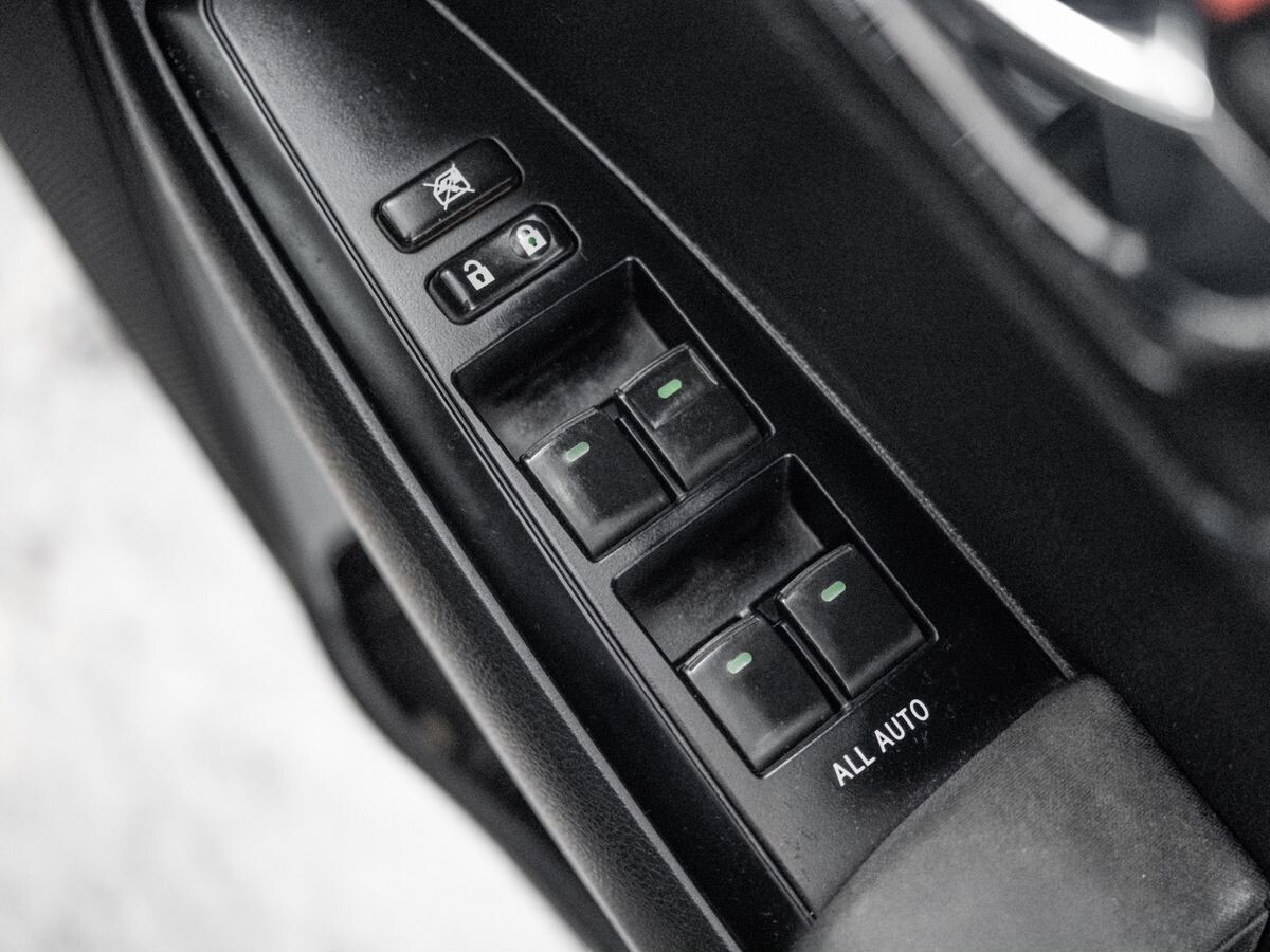 Toyota Corolla 2017 - фото автомобиля