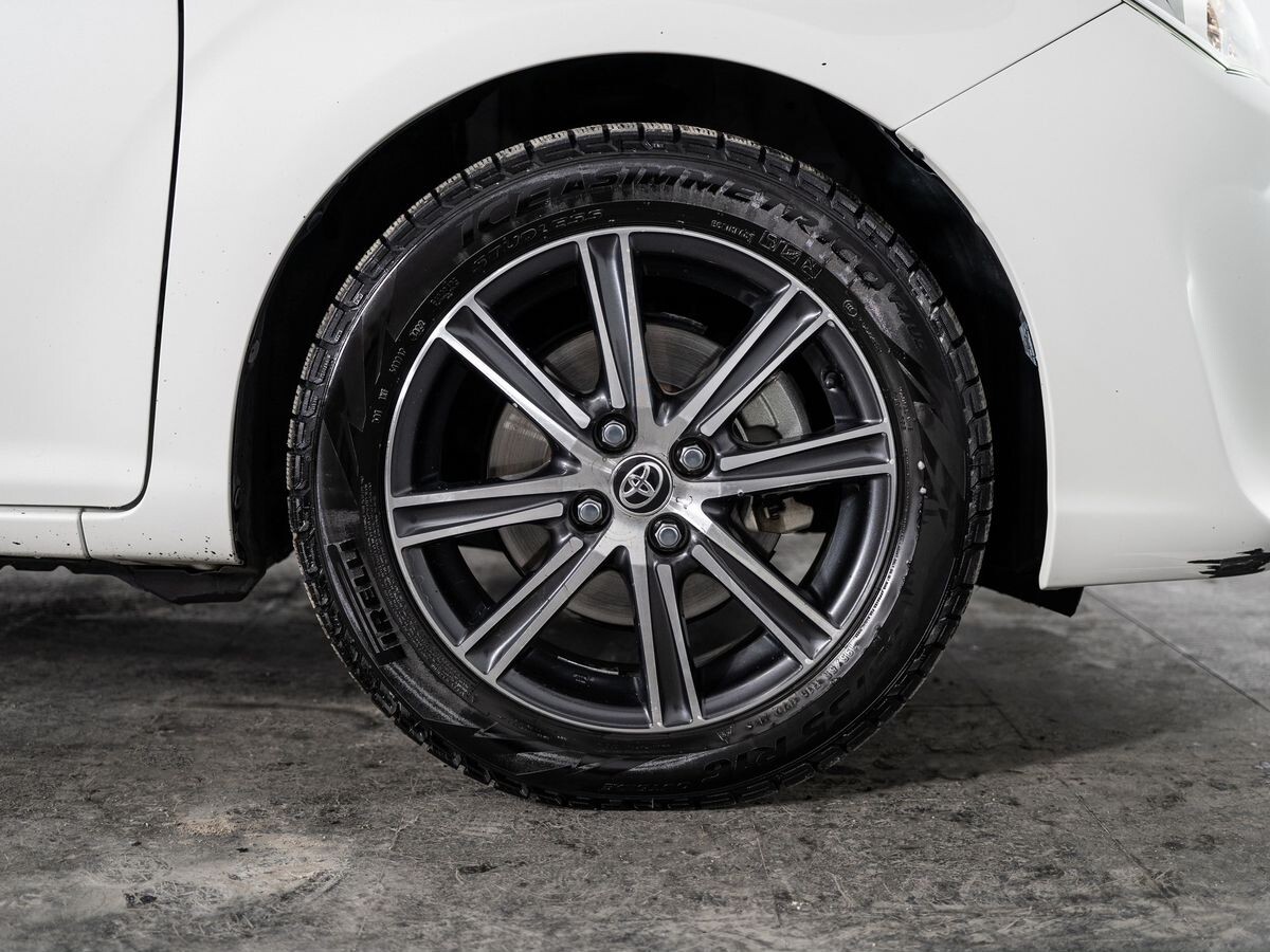 Toyota Corolla 2017 - фото автомобиля