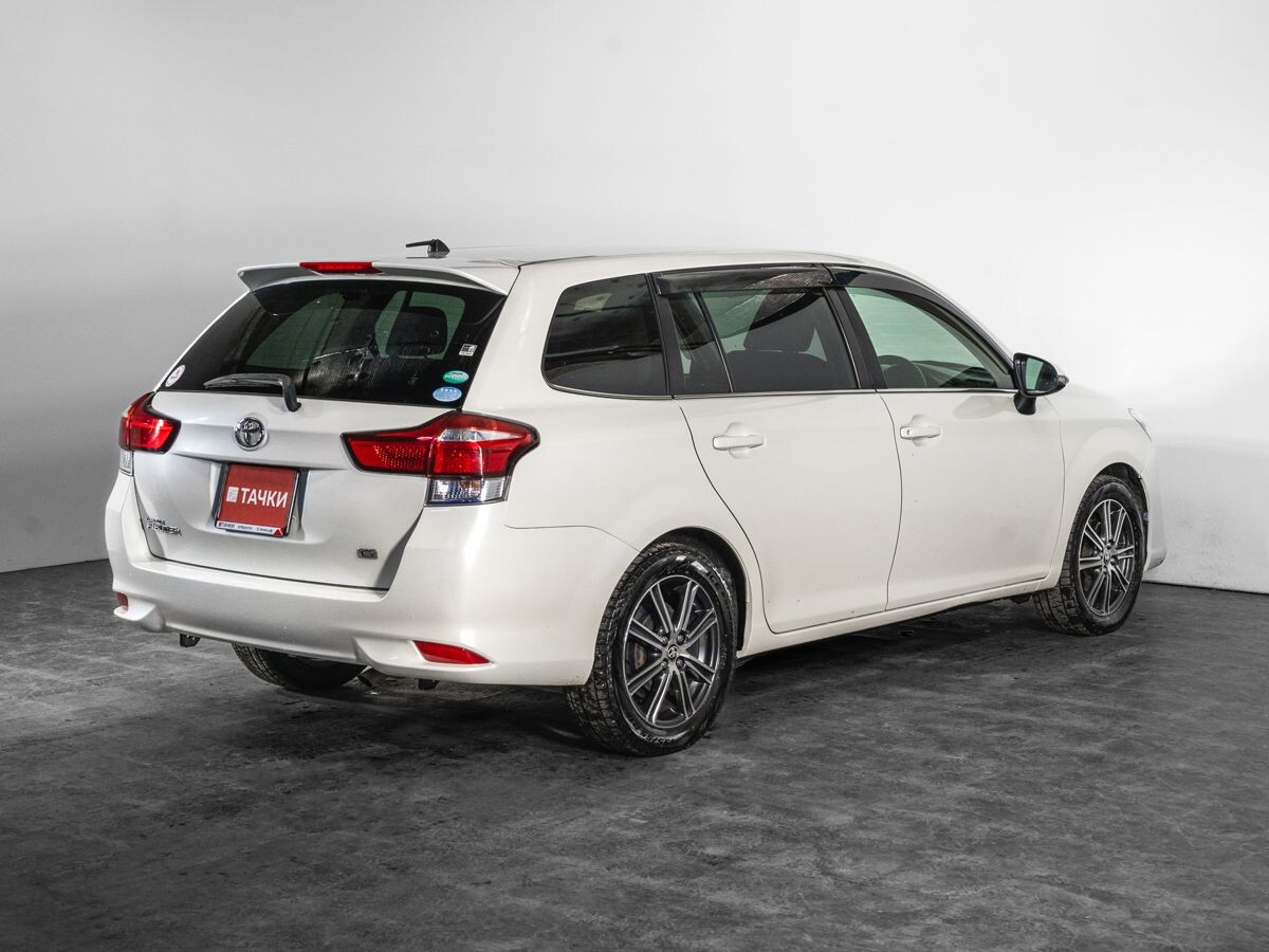 Toyota Corolla 2017 - фото автомобиля