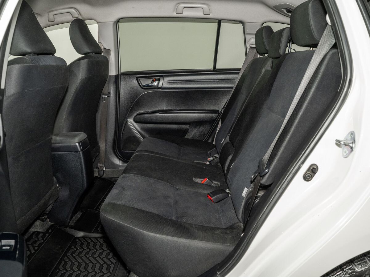 Toyota Corolla 2017 - фото автомобиля