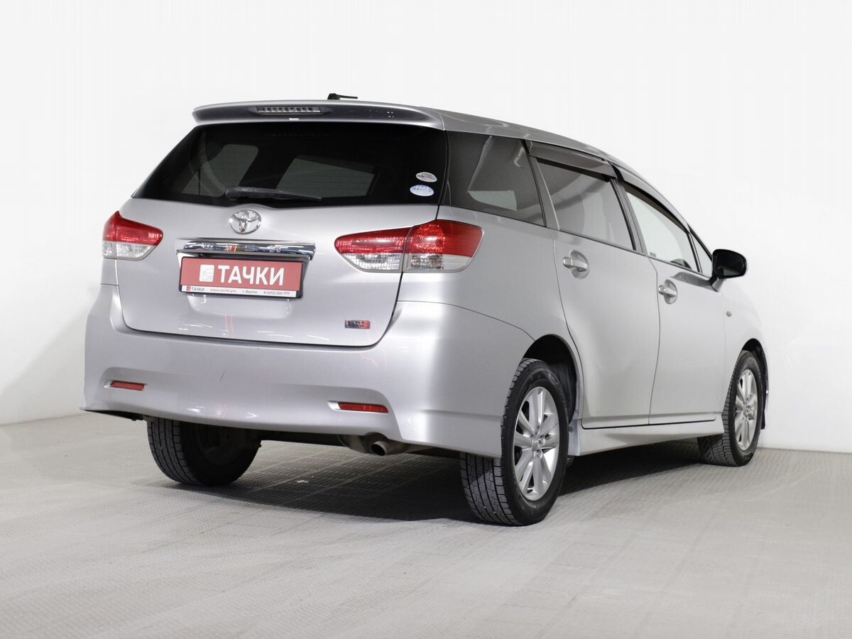 Toyota Wish 2011 - фото автомобиля