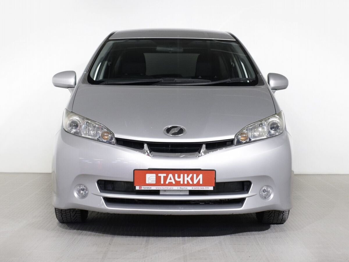 Toyota Wish 2011 - фото автомобиля