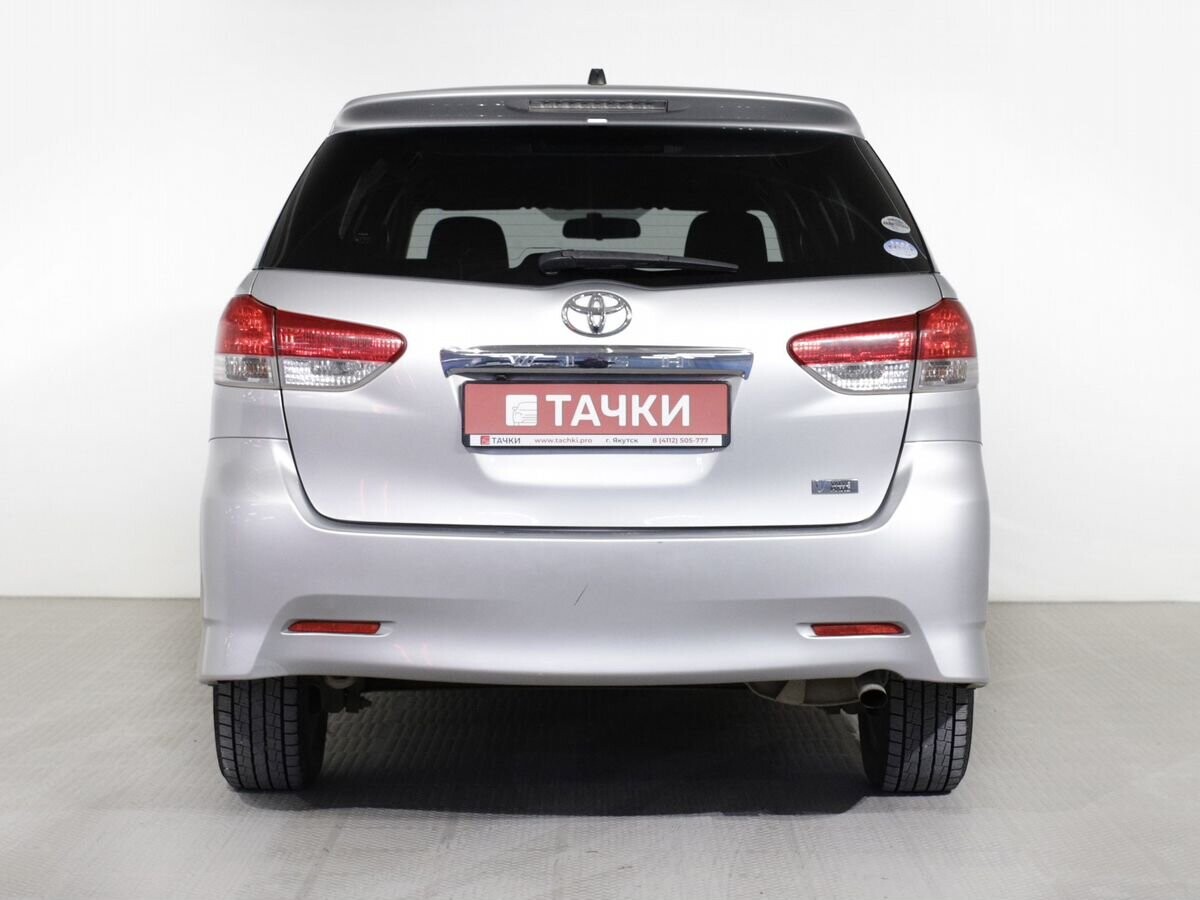 Toyota Wish 2011 - фото автомобиля