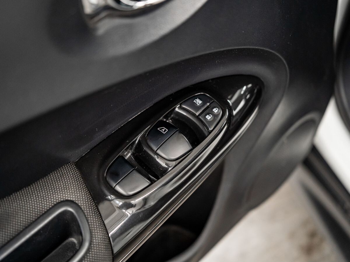 Nissan Juke 2013 - фото автомобиля