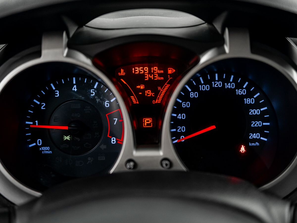 Nissan Juke 2013 - фото автомобиля