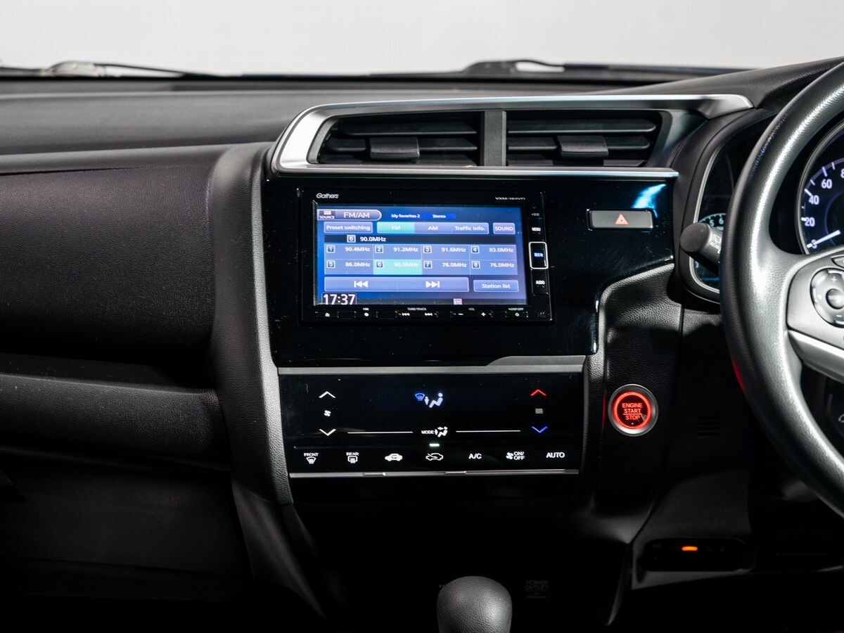 Honda Fit 2017 - фото автомобиля