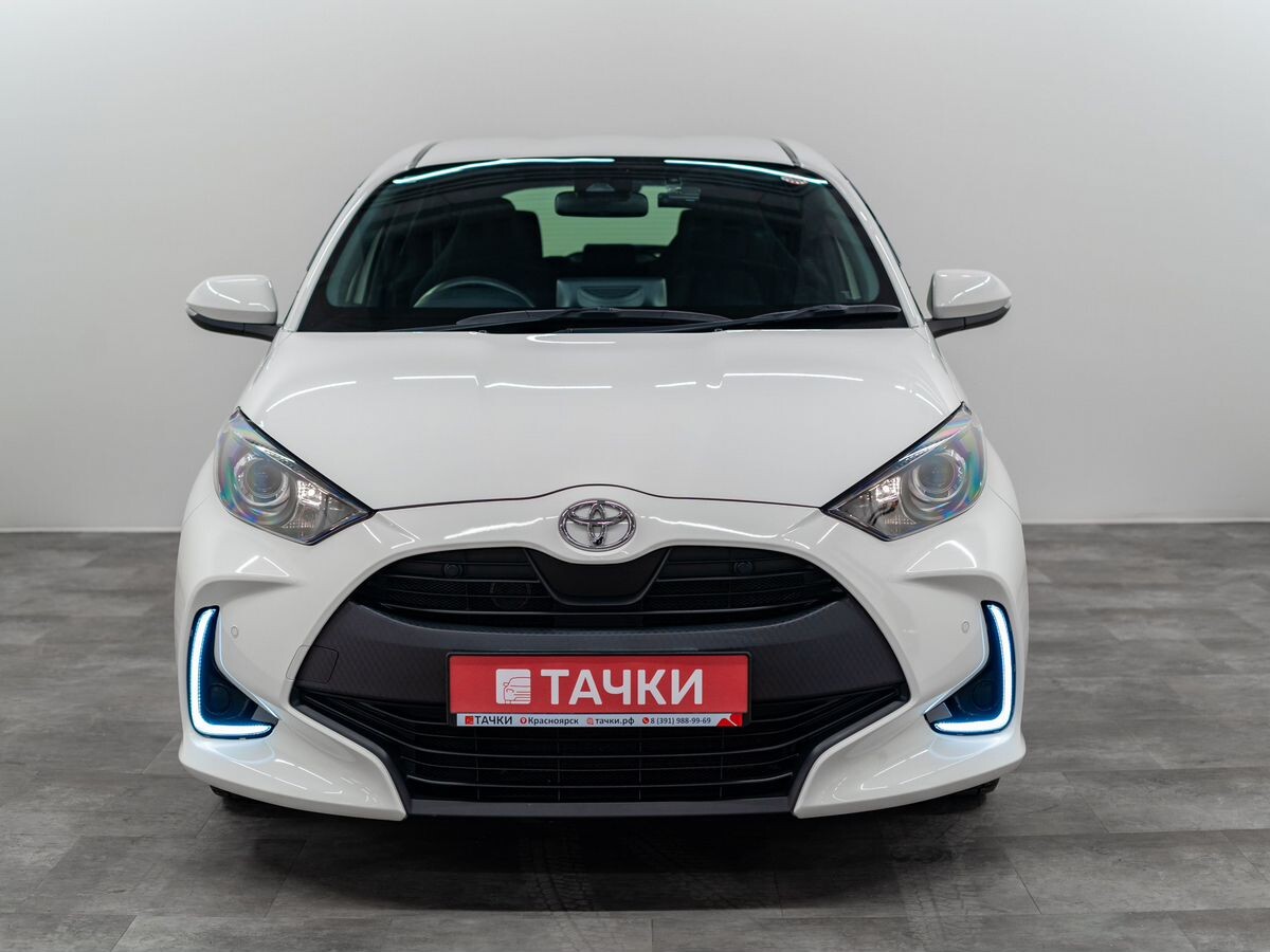 Toyota Yaris 2020 - фото автомобиля