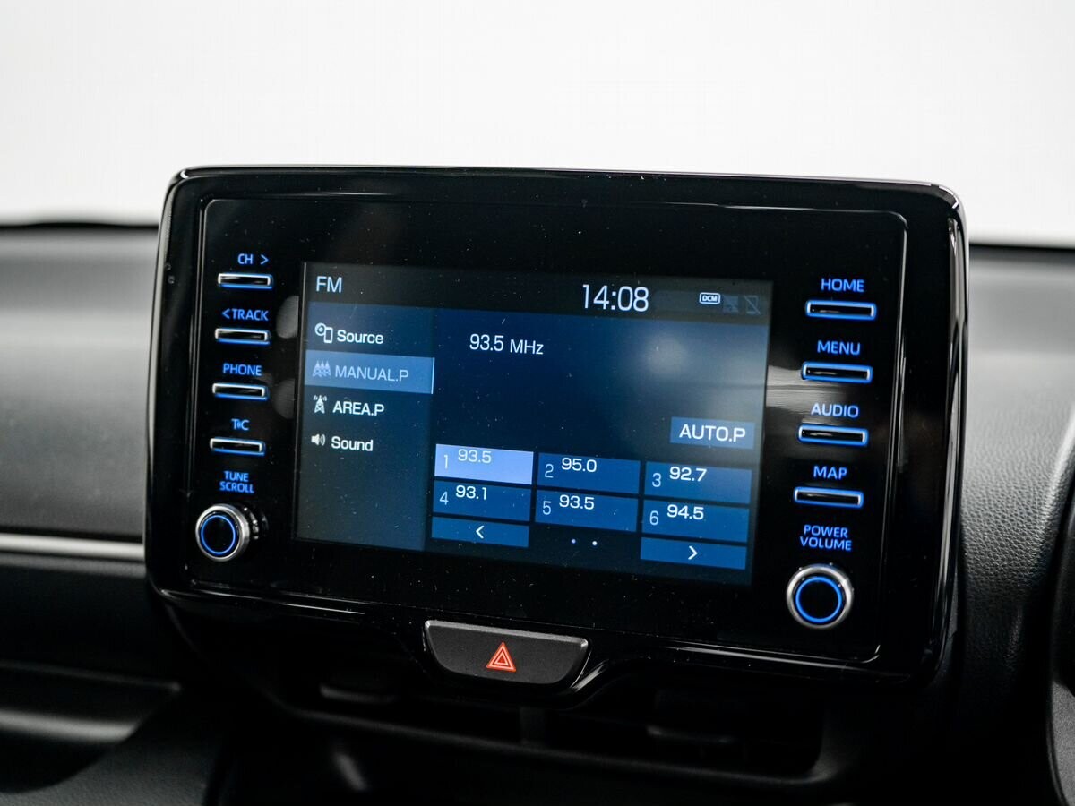 Toyota Yaris 2020 - фото автомобиля