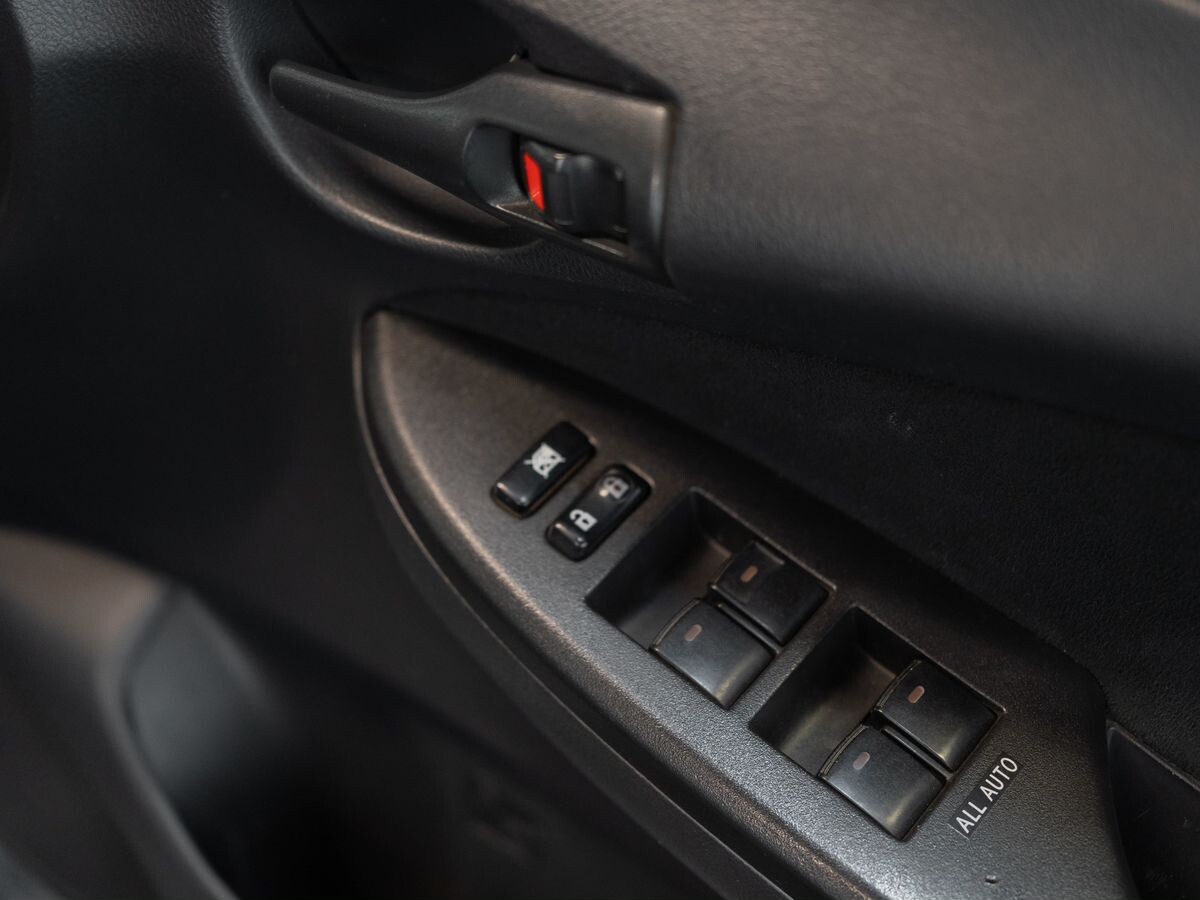 Toyota Corolla 2010 - фото автомобиля