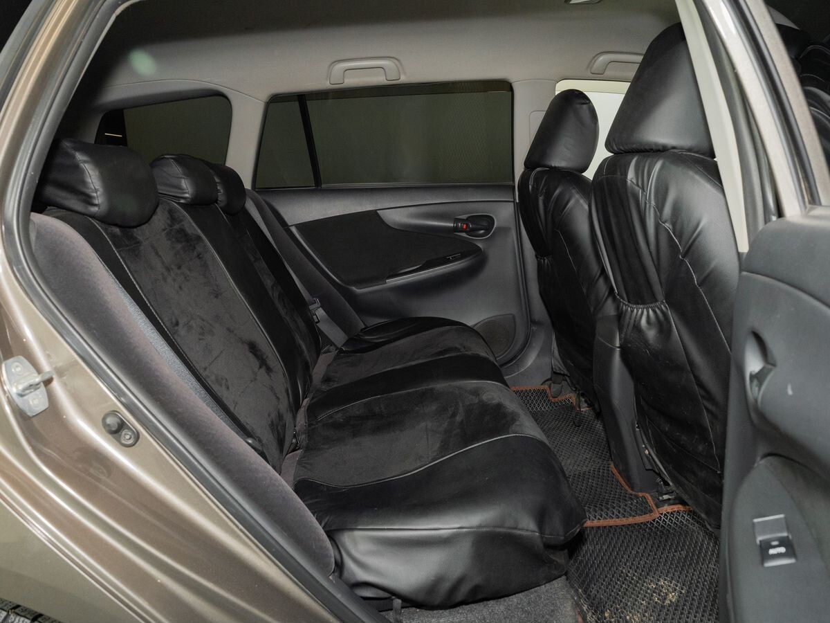 Toyota Corolla 2010 - фото автомобиля