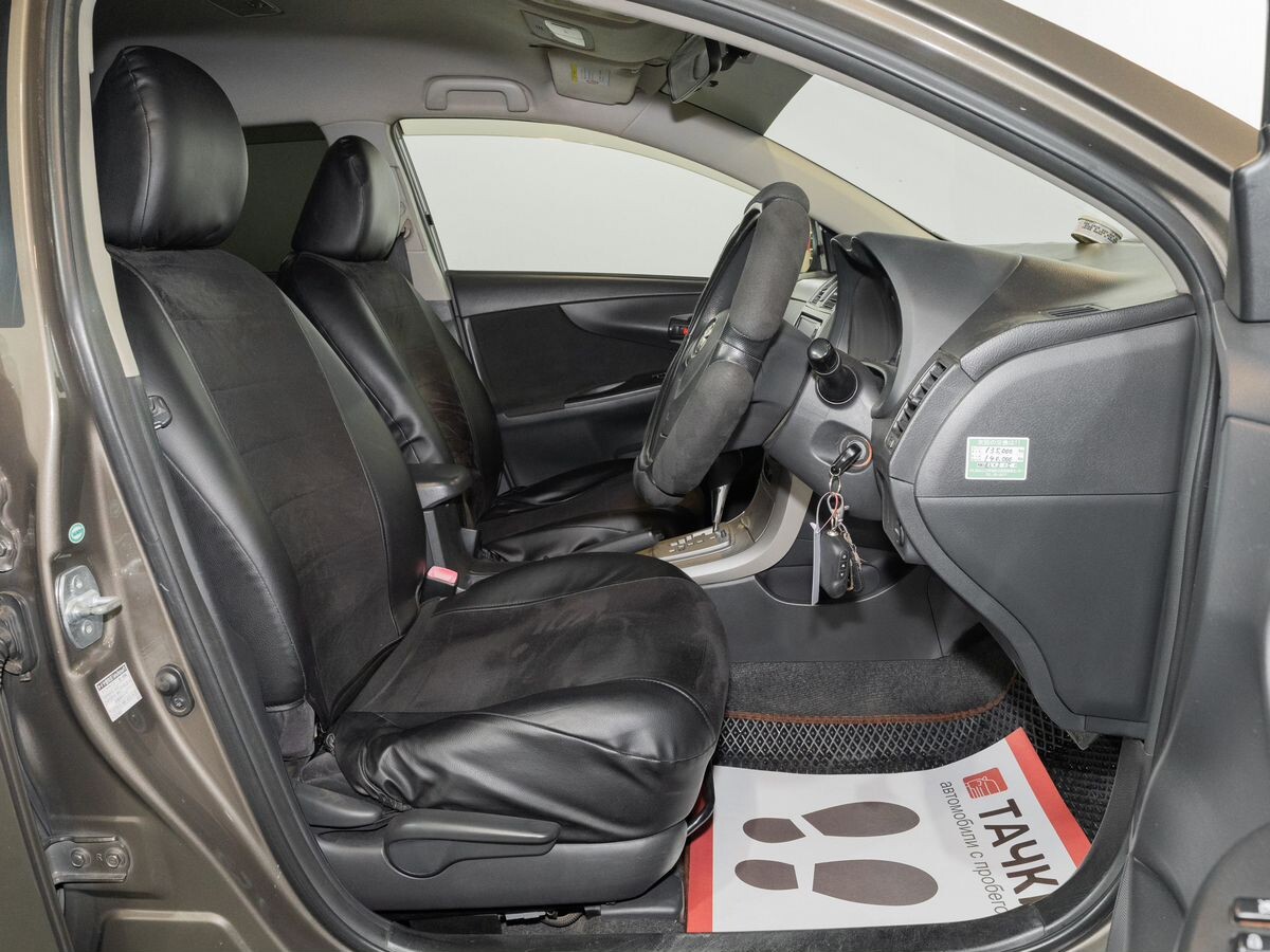 Toyota Corolla 2010 - фото автомобиля