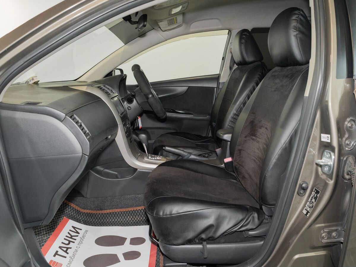 Toyota Corolla 2010 - фото автомобиля