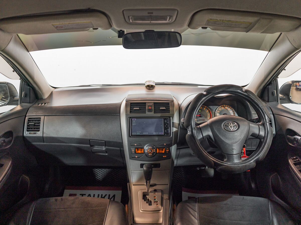 Toyota Corolla 2010 - фото автомобиля