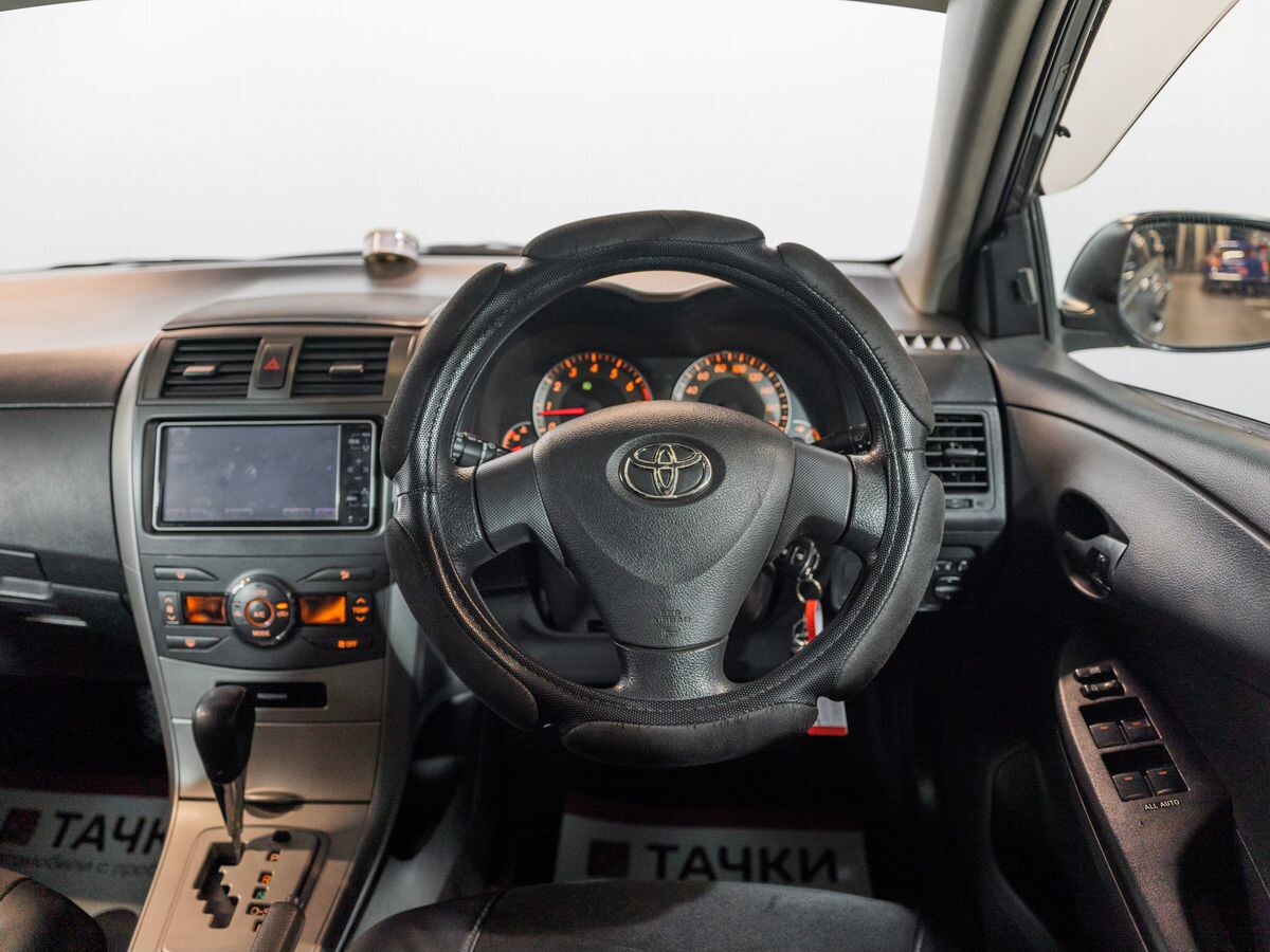 Toyota Corolla 2010 - фото автомобиля