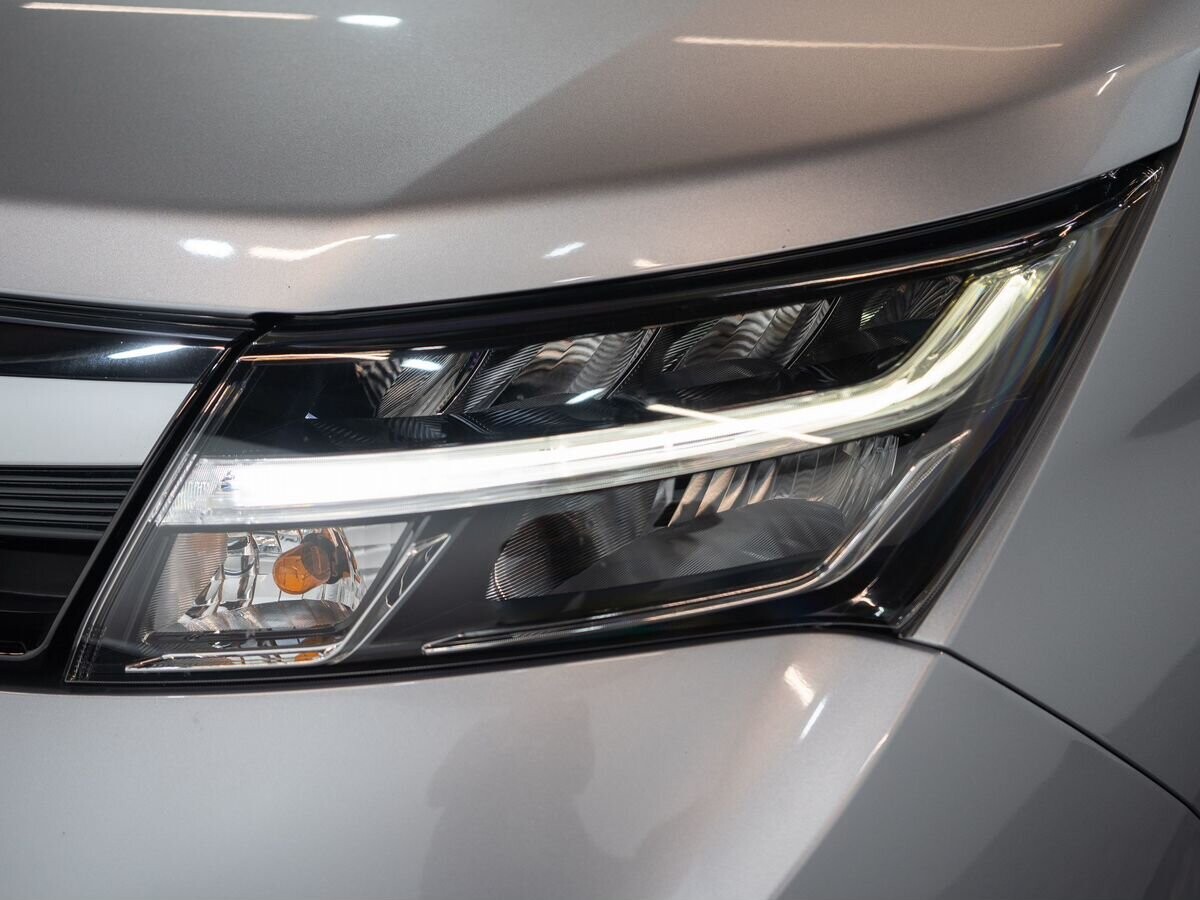 Toyota Tank 2019 - фото автомобиля