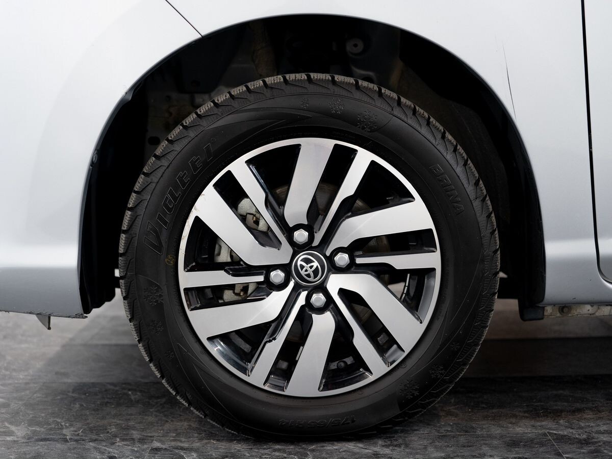 Toyota Tank 2019 - фото автомобиля