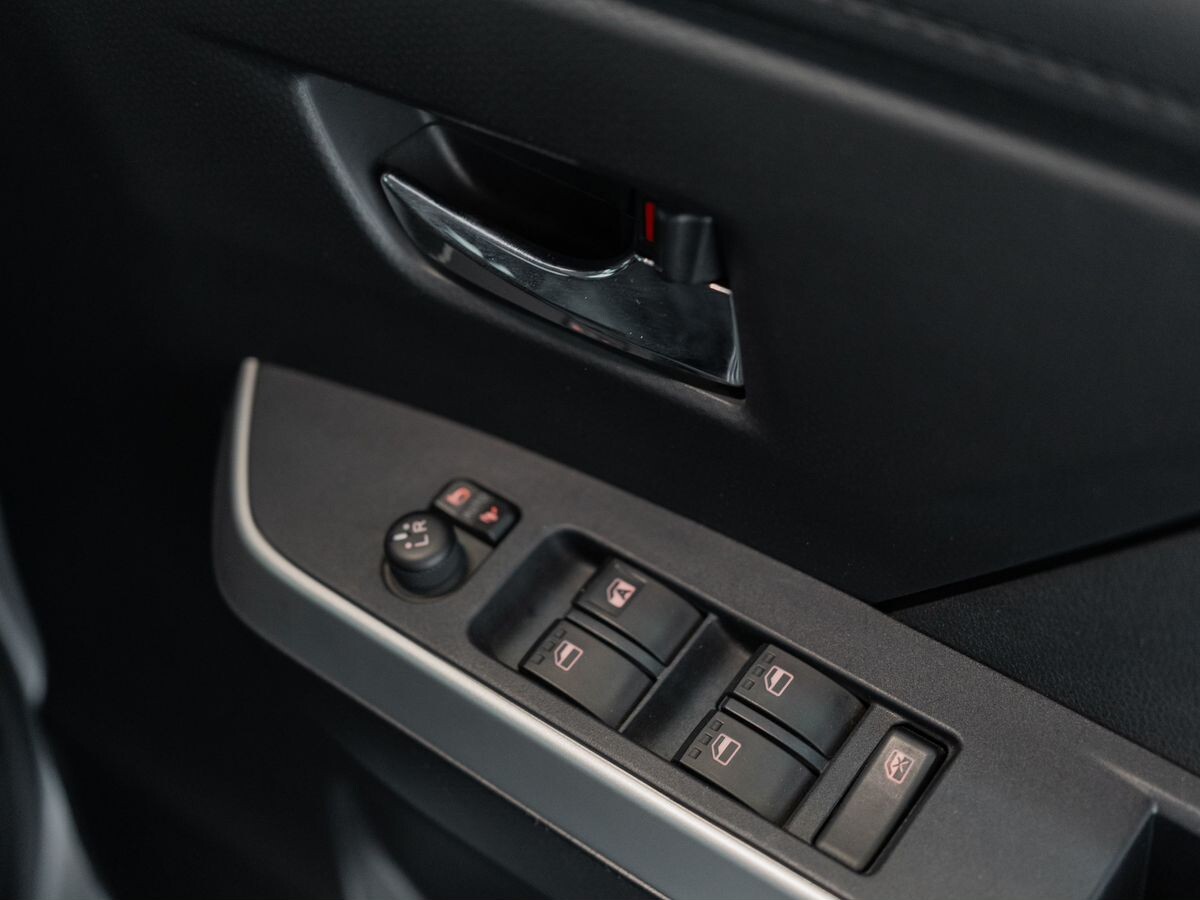 Toyota Tank 2019 - фото автомобиля