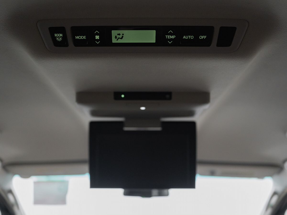 Toyota Alphard 2012 - фото автомобиля