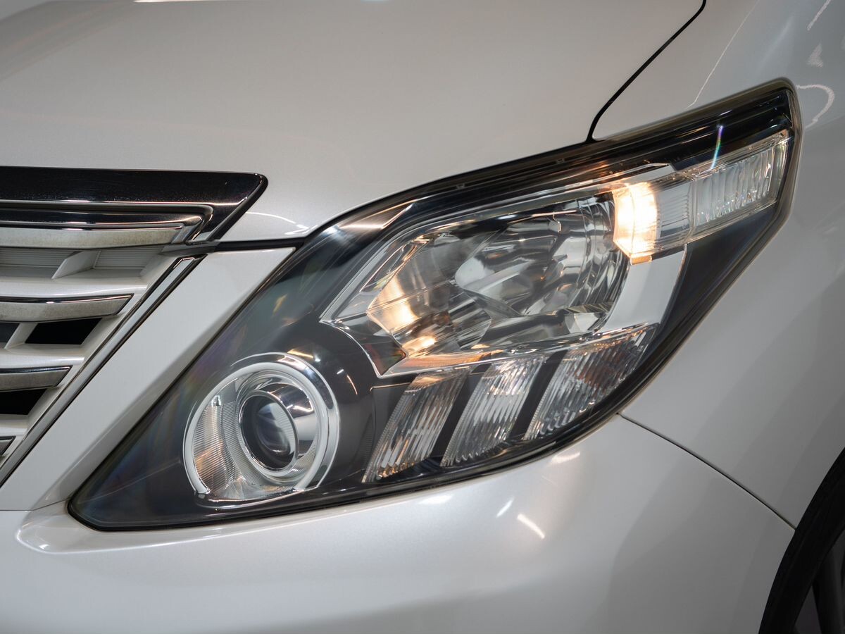 Toyota Alphard 2012 - фото автомобиля