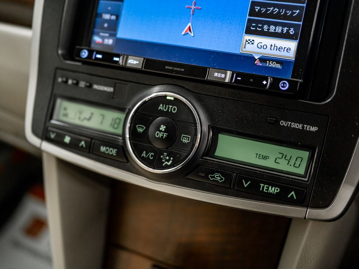 Toyota Premio 2011 - фото автомобиля