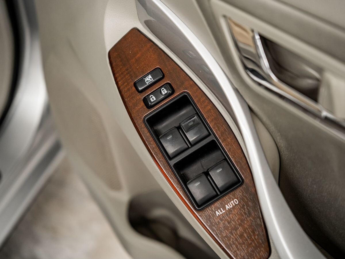 Toyota Premio 2011 - фото автомобиля