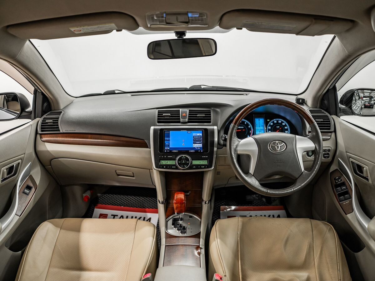 Toyota Premio 2011 - фото автомобиля