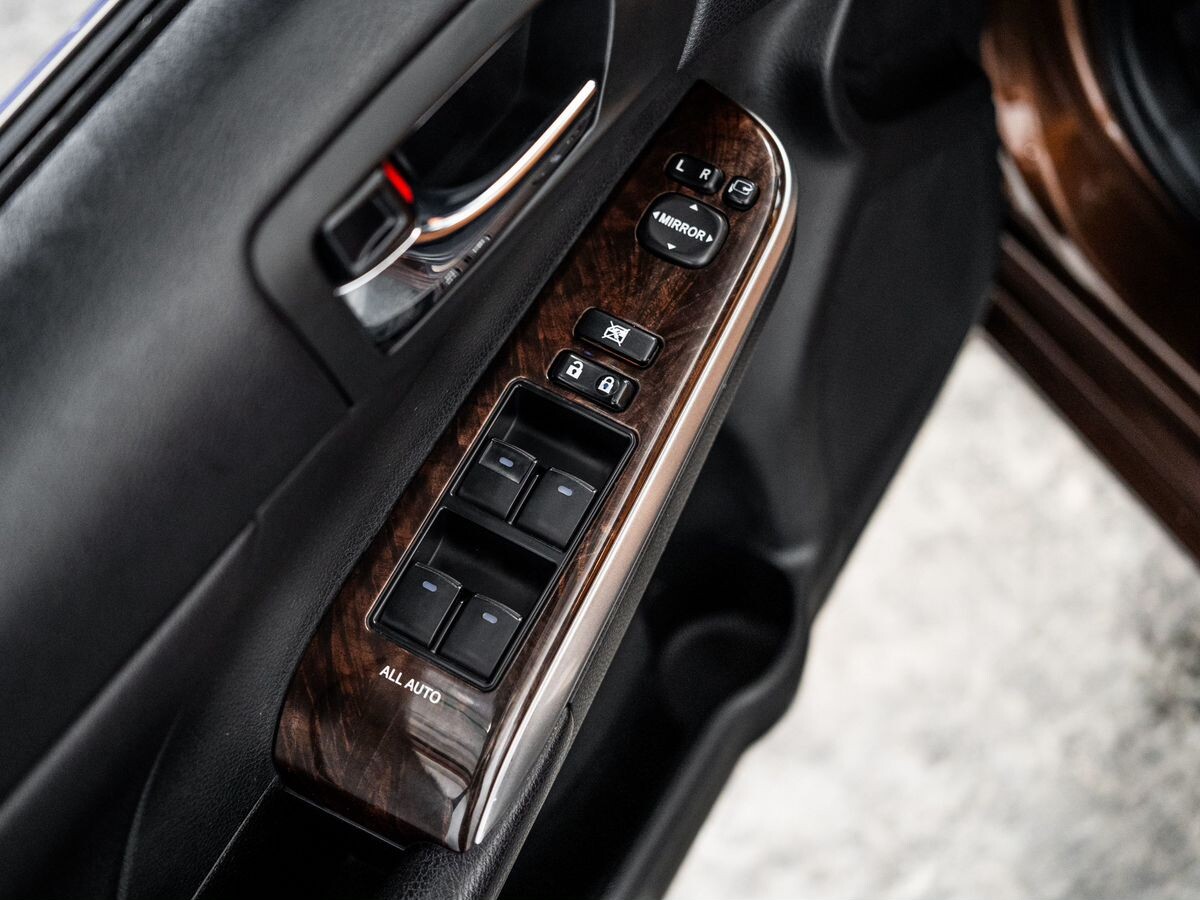 Toyota Camry 2017 - фото автомобиля