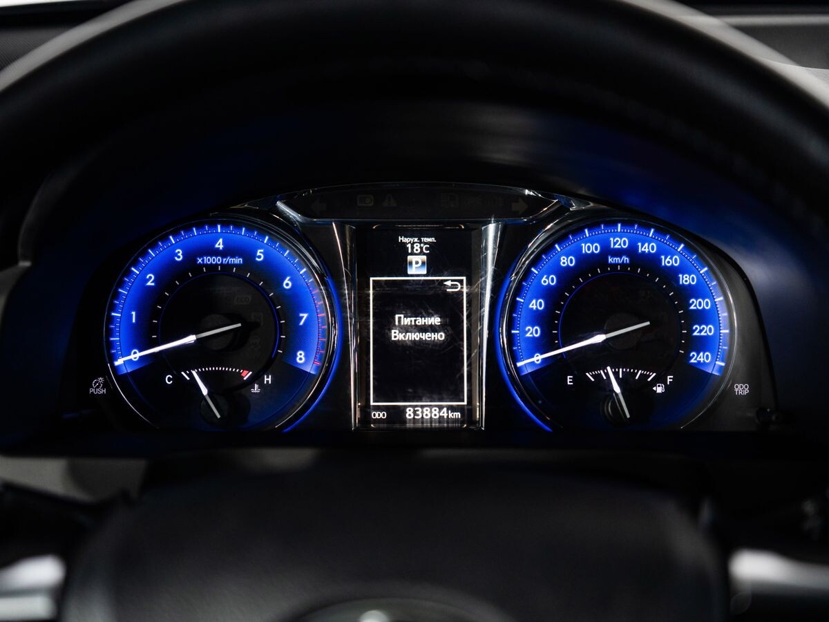 Toyota Camry 2017 - фото автомобиля