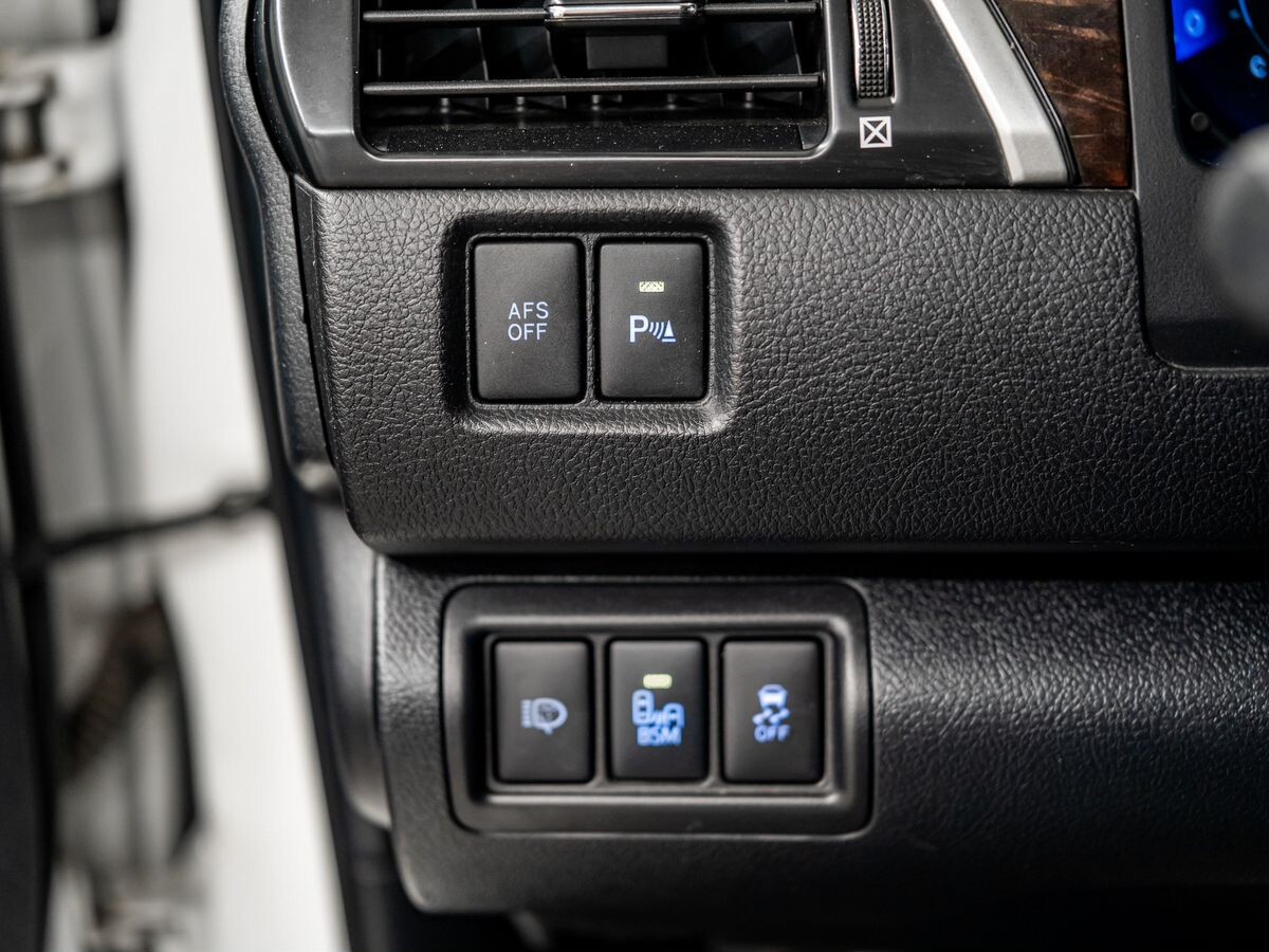 Toyota Camry 2015 - фото автомобиля