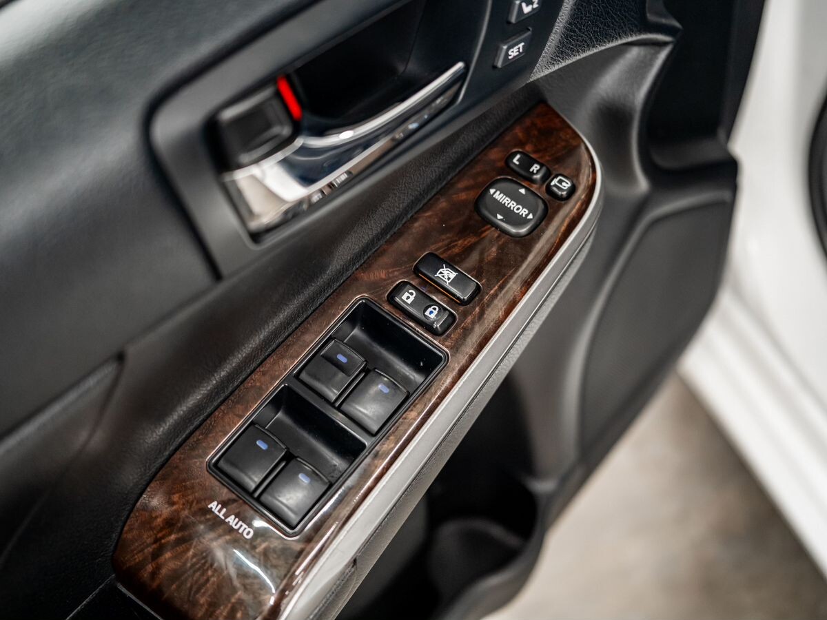 Toyota Camry 2015 - фото автомобиля