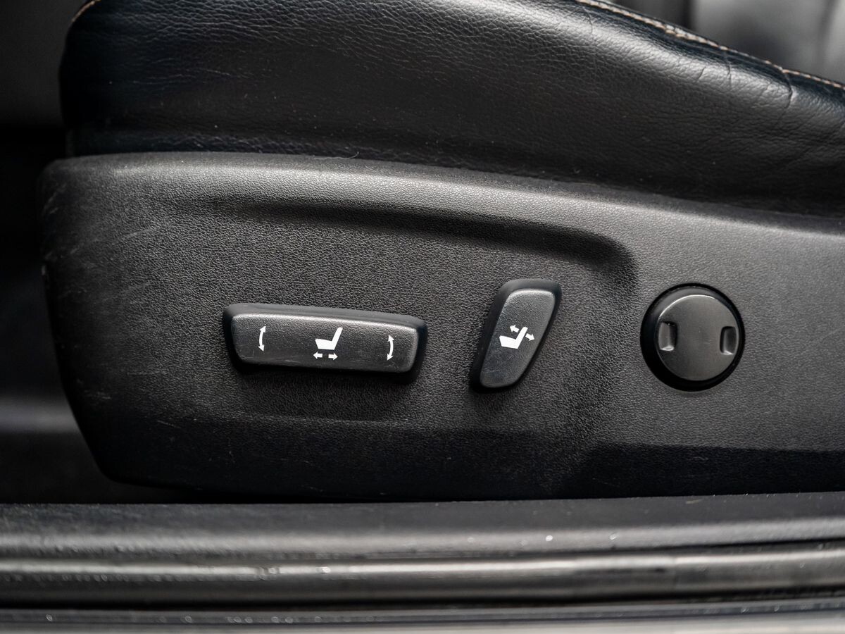 Toyota Camry 2015 - фото автомобиля