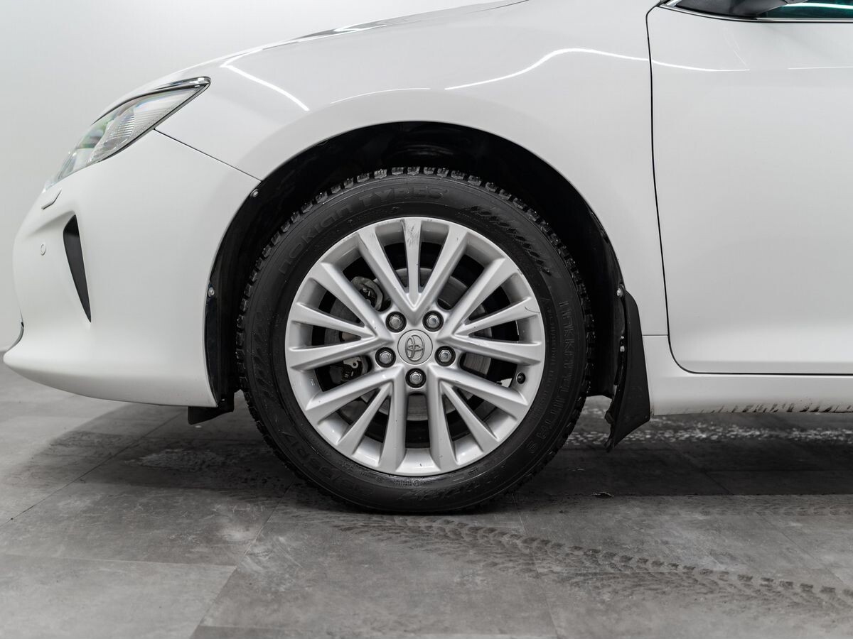 Toyota Camry 2015 - фото автомобиля
