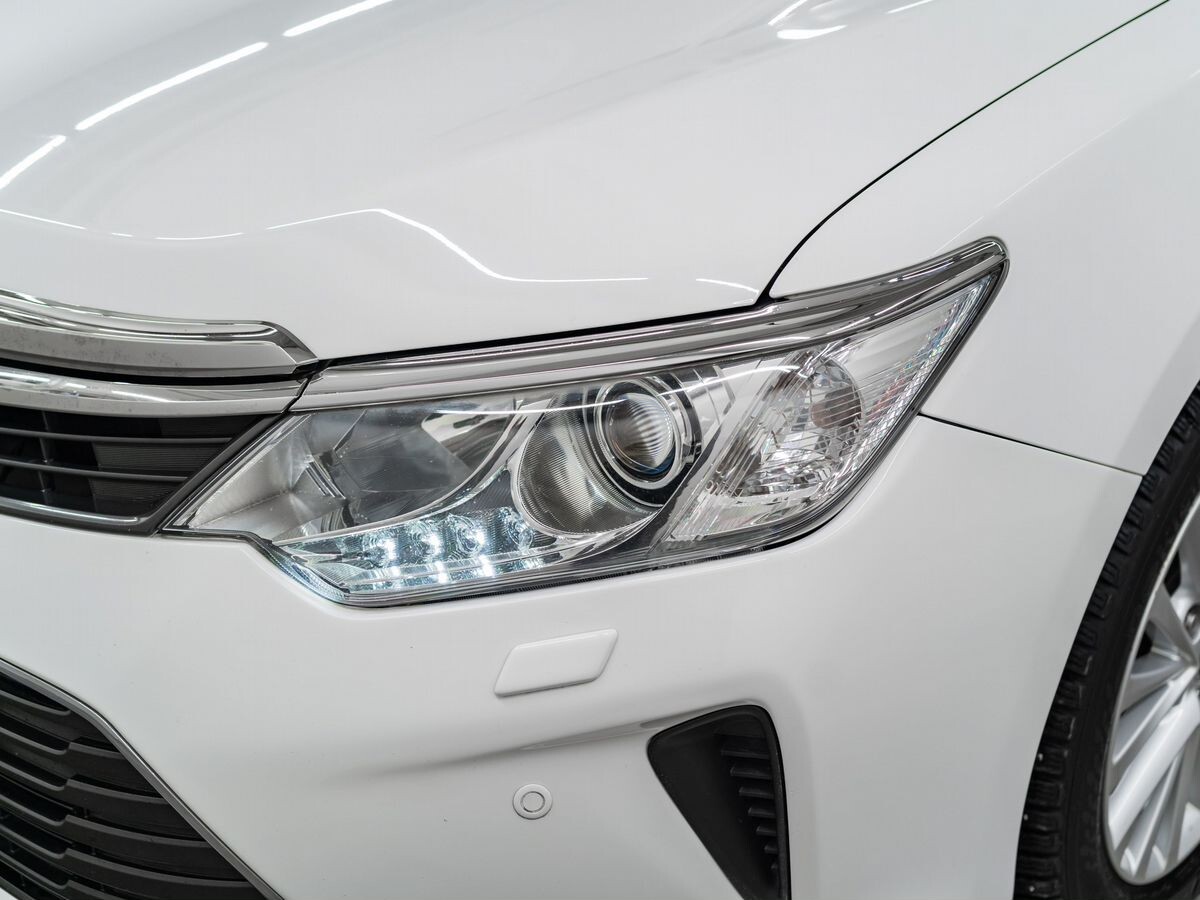 Toyota Camry 2015 - фото автомобиля