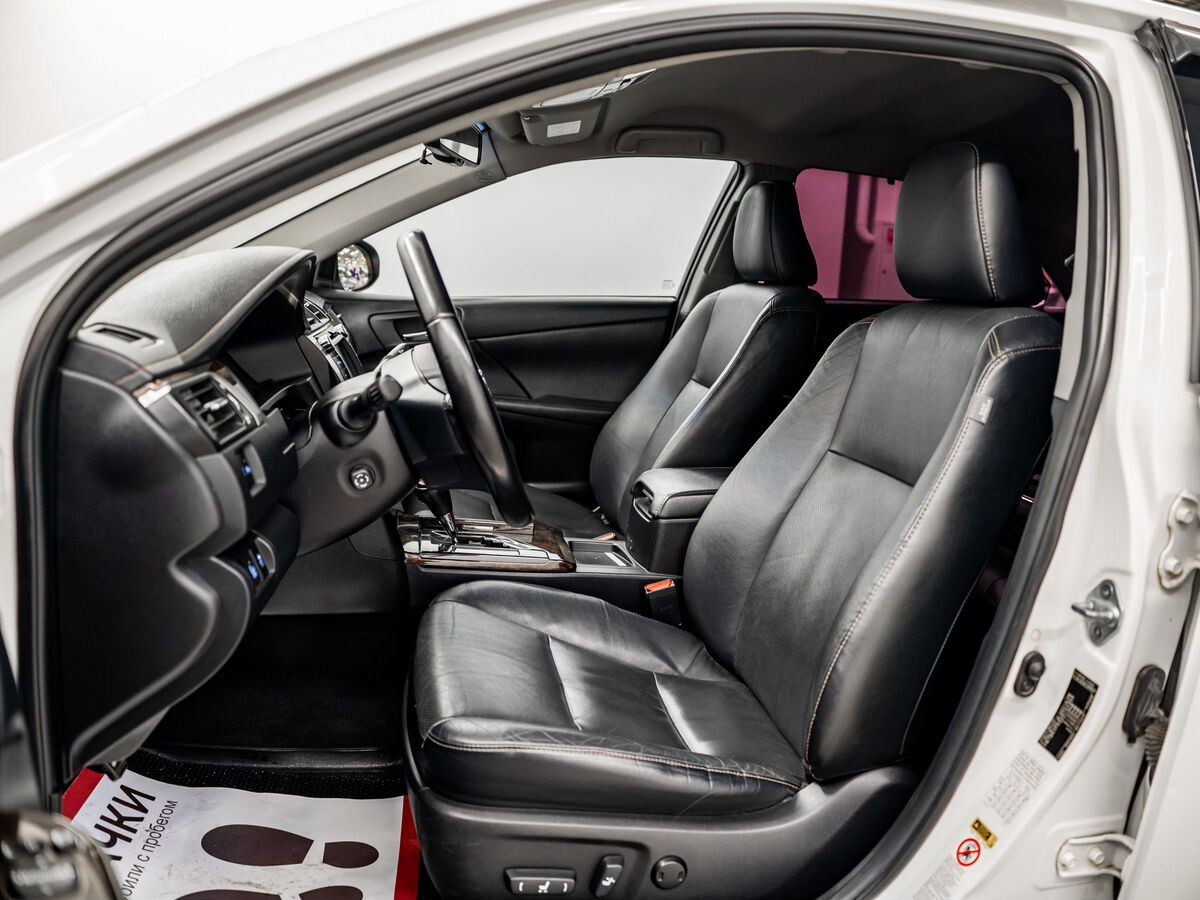 Toyota Camry 2015 - фото автомобиля